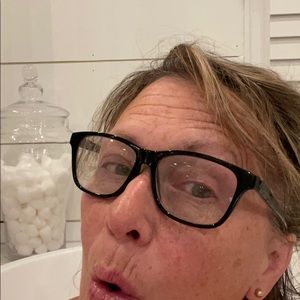 Meet your Posher, Sherry